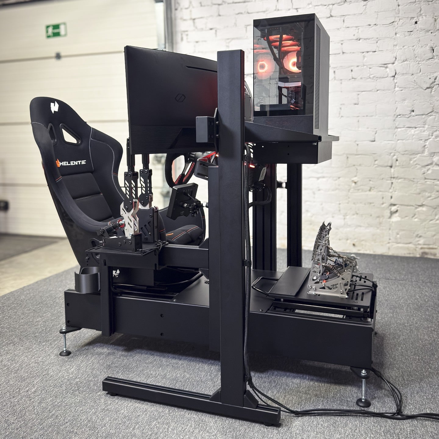 Helente CORE racing simulator